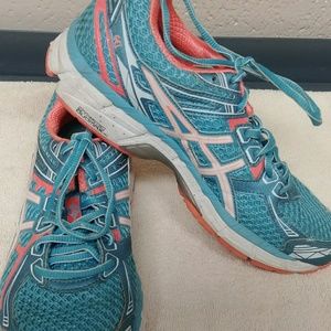 Asics GT 2000 size 7